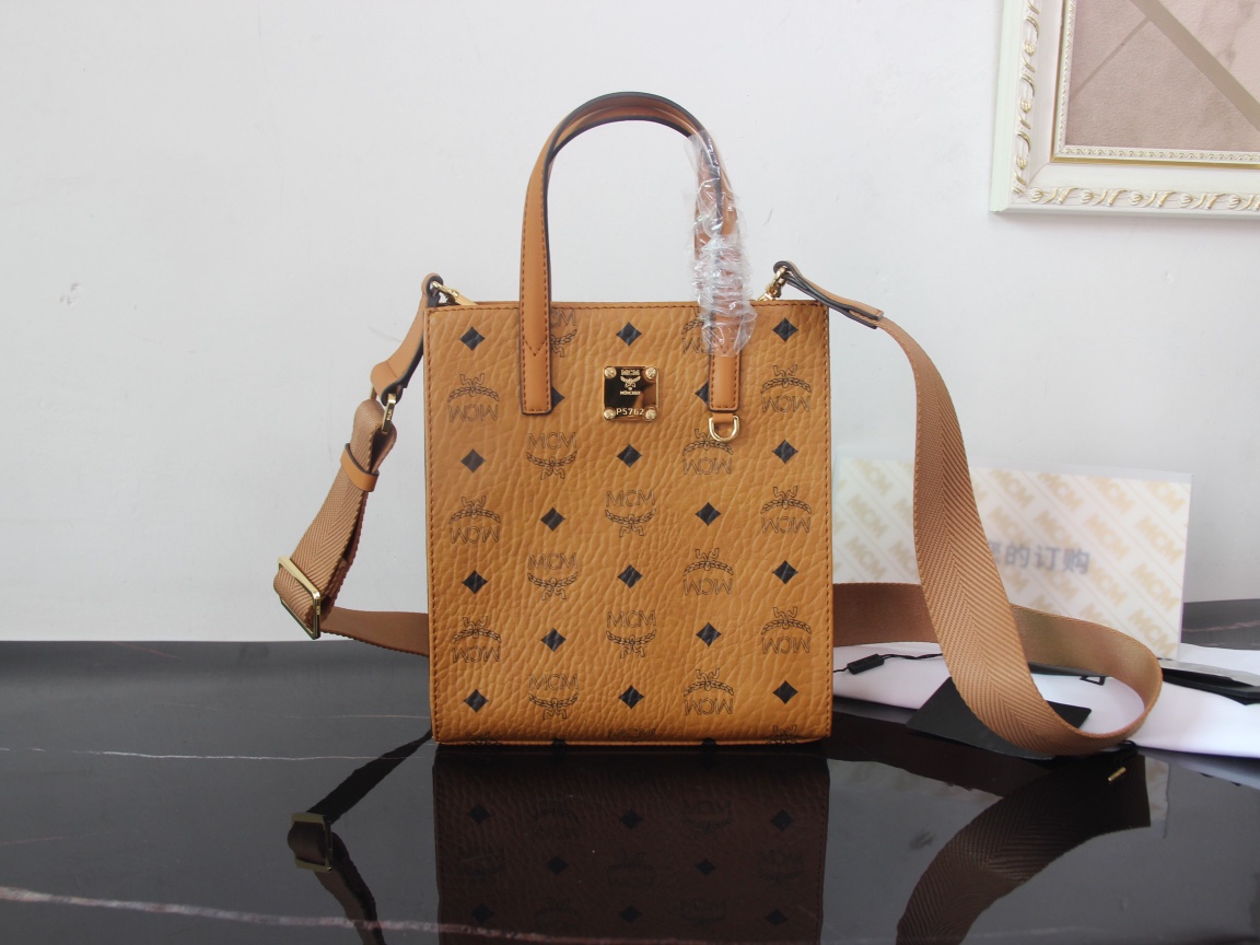 olcson Mcm Mini Tote Bag elado Uzlet utanzat budapest replika Balenciaga taska olcson elado online vasarlas Goyard noi Lacoste ora Nike zokni